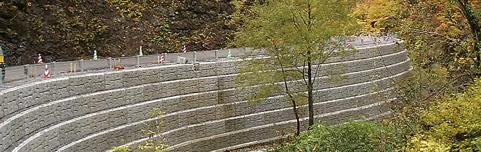 ため池堤体の腰積みブロックに使用した箱型擁壁
